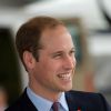 Le prince William visitait le 12 avril 2014 les locaux de Pacific Aerospace à l'aéroport d'Hamilton, en Nouvelle-Zélande, tandis que son épouse Kate Middleton était à l'hôpital pour enfants Rainbow Place.