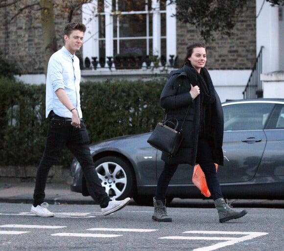 Exclusif - L'actrice australienne Margot Robbie se promène dans les rues de Londres, le 9 avril 2014.