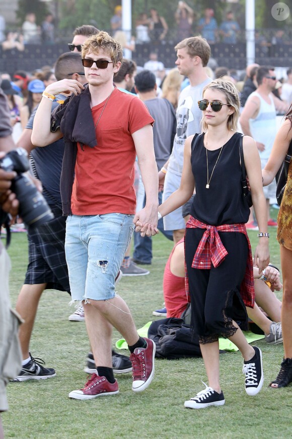 Emma Roberts et Evan Peters lors du premier week-end du festival de Coachella. Avril 2014.