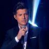 Vincent Niclo chante All by myself sur le plateau de l'émission Céline Dion, Le grand show, le 24 novembre 2013.