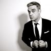 Robbie Williams, photographié par Nikos Aliagas.