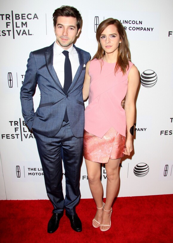 Emma Watson (en Narciso Rodriguez), Roberto Aguire à la première du film Boulevard au Festival de Tribeca 2014 à New York, le 20 avril 2014.