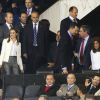 Le prince Felipe et la princesse Letizia d'Espagne assistaient le 23 avril 2014 à la demi-finale aller de Ligue des Champions entre l'Atletico Madrid et Chelsea, au stade Vicente Calderon à Madrid, le 22 avril 2014.