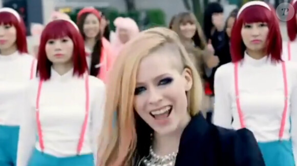 Avril Lavigne dans le clip "Hello Kitty", son dernier clip mis en ligne le 21 avril 2014.