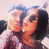Hanna Beth et Chris Zylka ensemble. Les deux tourtereaux se sont fiancés, a annoncé le top model.