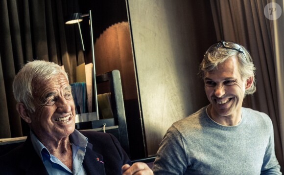 Exclusif - Le 20 mars 2014, Jean-Paul Belmondo et son fils Paul ont déjeuné au café de l'Alma pour fêter la concrétisation du documentaire qui va être tourné pour TF1 sur Jean-Paul Belmondo.