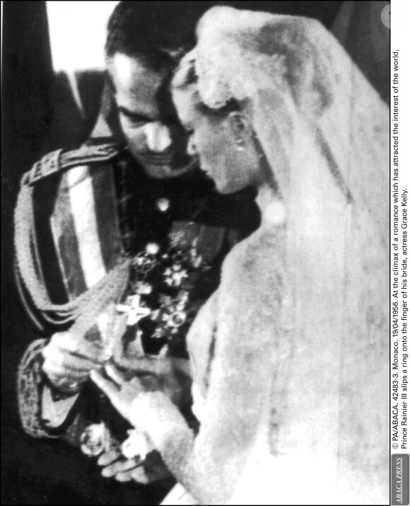 Le mariage religieux en la cathédrale de Monaco de Grace et du prince Rainier III le 19 avril 1956