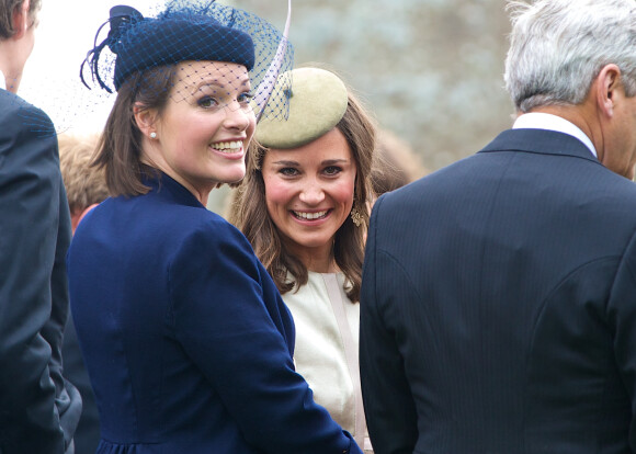 Pippa Middleton assistait avec ses parents Michael et Carole au mariage de Rowena Macrae, sa très bonne amie depuis l'école de cuisine The Grange, et Julian Osborne, qui a eu lieu à Pertshire, en Ecosse, le 26 avril 2014.