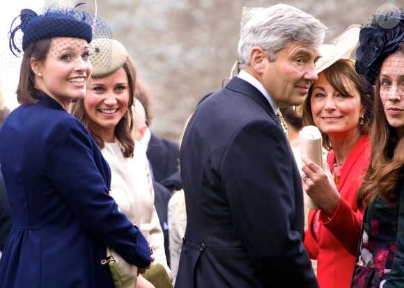 Pippa Middleton assistait avec ses parents Michael et Carole au mariage de Rowena Macrae, sa très bonne amie depuis l'école de cuisine The Grange, et Julian Osborne, qui a eu lieu à Pertshire, en Ecosse, le 26 avril 2014.