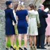 Pippa Middleton prenait part - en robe Suzannah vert olive - au mariage de Rowena Macrae, sa très bonne amie depuis l'école de cuisine The Grange, et Julian Osborne, qui a eu lieu à Pertshire, en Ecosse, le 26 avril 2014.