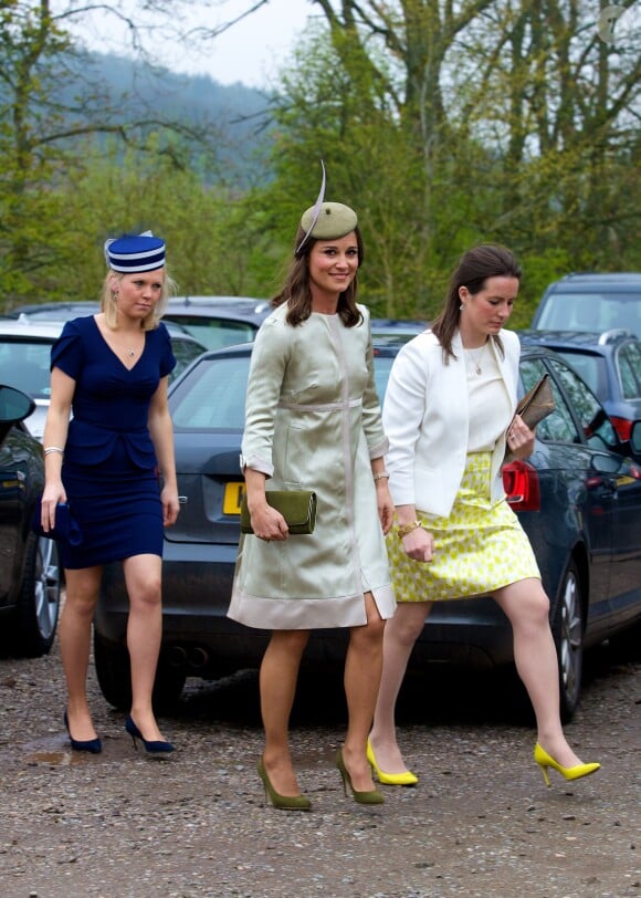 Pippa Middleton a pris part au mariage de Rowena Macrae, sa très bonne amie depuis l'école de cuisine The Grange, et Julian Osborne, qui a eu lieu à Pertshire, en Ecosse, le 26 avril 2014.