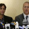 Michael Egan et son avocat Jeff Herman en conférence de presse à Beverly Hills, le 21 avril 2014.