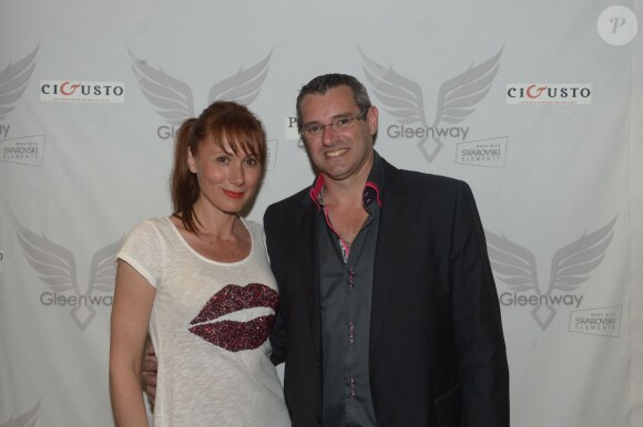 Frédérique Courtadon et Stéphen Cohen (boss de la marque) à la soirée de lancement de la vapoteuse électronique Gleenway à l'hôtel O à Paris, le 6 mai 2014.