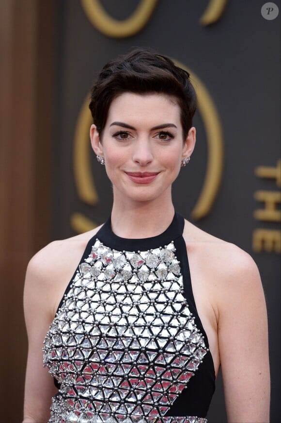 Anne Hathaway (Interstellar) à Hollywood, Los Angeles, le 2 mars 2014.