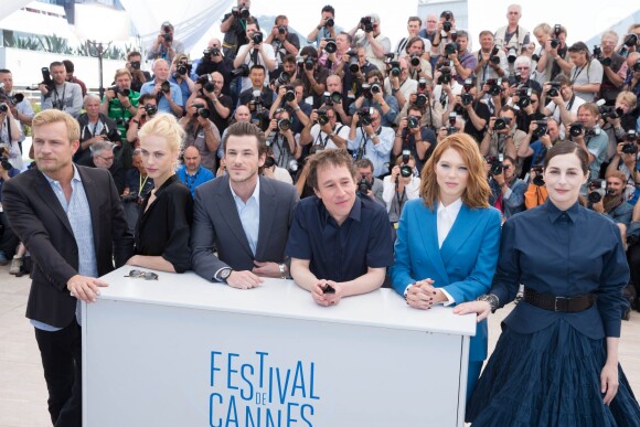 Jérémie Renier, Aymeline Valade, Gaspard Ulliel, Bertrand Bonello, Léa Seydoux, Amira Casar -  Photocall du film "Saint Laurent" lors du 67e festival international du film de Cannes, le 17 mai 2014.