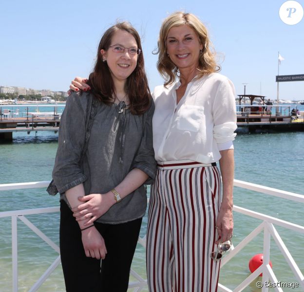 Michèle Laroque et Marjorie Chagnoux - Rencontres sur la plage du Majestic Barrière lors du 67ème festival international du film de Cannes. Le 17 mai 2014 17/05/2014 - Cannes
