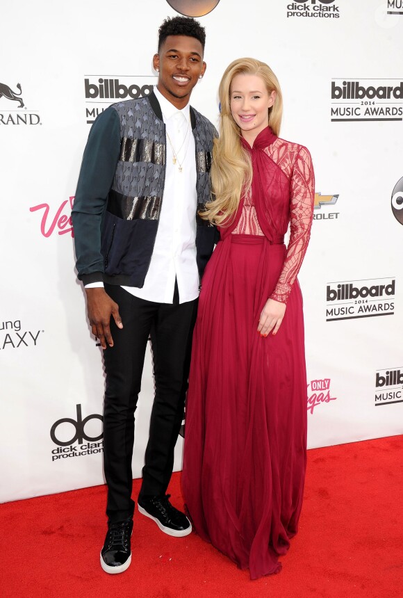 Iggy Azalea et son boyfriend Nick Young sur le tapis rouge des Billboard Music Awards à Las Vegas, le 18 mai 2014.