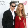 Jennifer Lopez et Casper Smart sur le tapis rouge des Billboard Music Awards à Las Vegas, le 18 mai 2014.