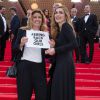 Lisa Azuelos et Julie Gayet - Montée des marches du film "Saint-Laurent" lors du 67e Festival du film de Cannes, le 17 mai 2014.