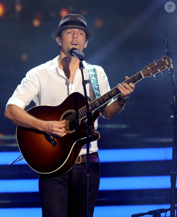Jason Mraz lors de la finale de la saison 13 d'"American Idol" au Nokia Theatre de Los Angeles, le 21 mai 2014.