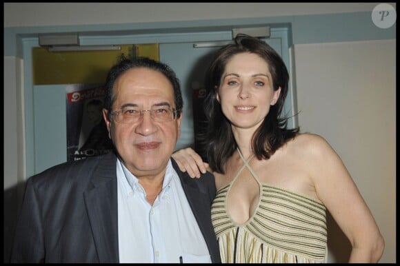 Exclusif - Jean-Luc Azoulay et son épouse Isabelle Bouysse, à Paris en avril 2010.