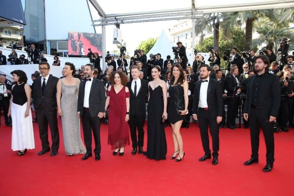 Nuri Bilge Ceyla, Melisa Sözen, Demet Hakbag et l'équipe du film "Winter Sleep" - Montée des marches du film "Pour une poignée de dollars" pour la cérémonie de clôture du 67e Festival du film de Cannes le 24 mai 2014