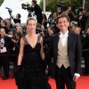 Festival de Cannes 2014 : Carole Bouquet a choisi le tapis rouge pour officialiser son couple avec Philippe Sereys de Rothschild