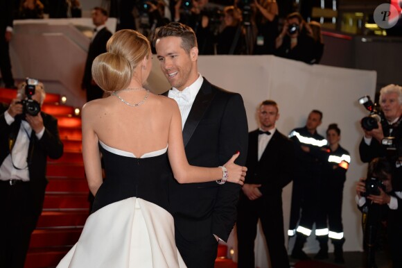 Festival de Cannes 2014 : Le regard amoureux de Ryan Reynold vers sa femme Blake Lively...