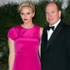 La princesse Charlene et le prince Albert II de Monaco au Sporting d'été de Monte-Carlo pour le gala de l'ACM en clôture du week-end du Grand Prix de Monaco de Formule 1, le 25 mai 2014