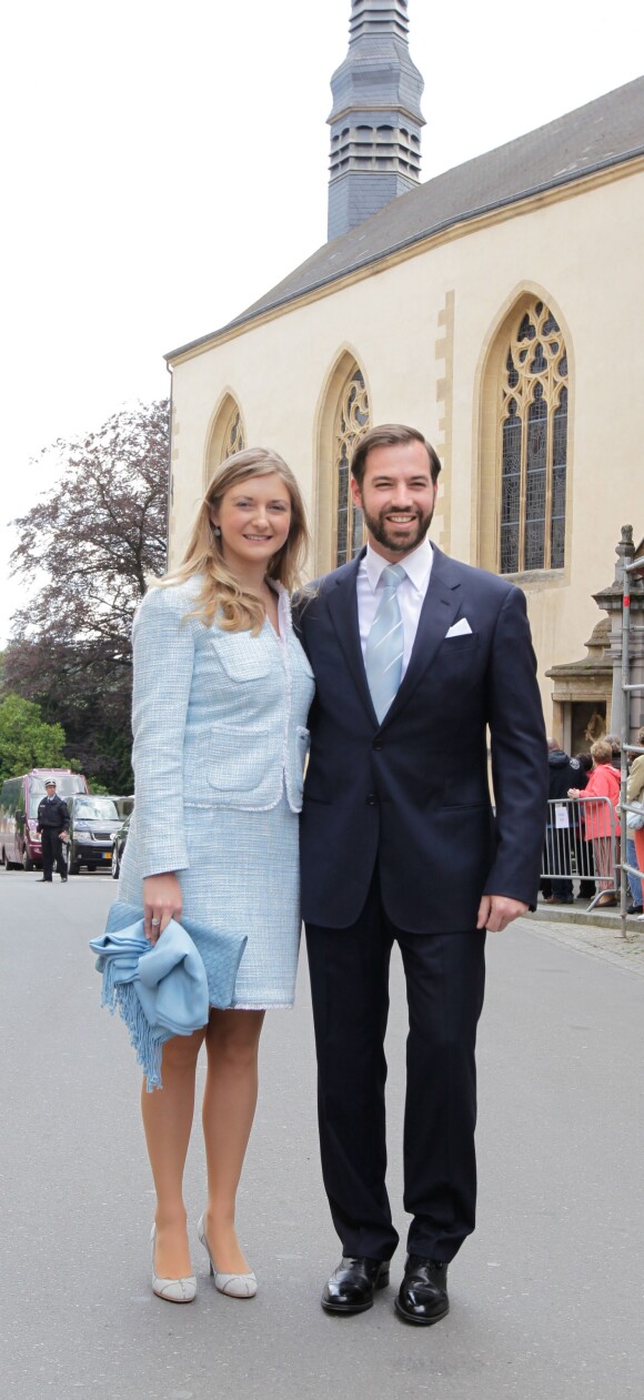 La princesse Stéphanie et le prince Guillaume de Luxembourg lors de la première communion de leur neveu le prince Gabriel de Nassau à l'église Saint-Michel de Luxembourg le 24 mai 2014.