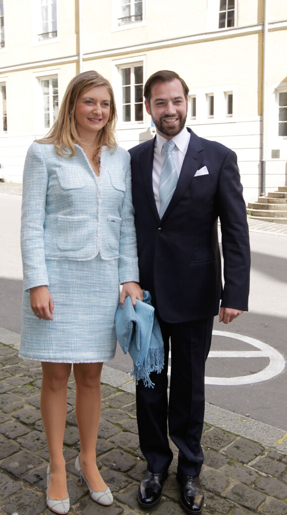 La princesse Stéphanie et le grand-duc héritier Guillaume de Luxembourg lors de la première communion de leur neveu le prince Gabriel de Nassau à l'église Saint-Michel de Luxembourg le 24 mai 2014.