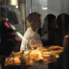 Charlize Theron et son compagnon Sean Penn vont dîner au restaurant avec des amis à Londres, le 26 mai 2014.