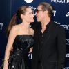 Angelina Jolie (robe Versace) et Brad Pitt - Avant-première du film "Maléfique" à Los Angeles le 28 mai 2014