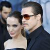 Angelina Jolie (robe Versace) et Brad Pitt - Avant-première du film "Maléfique" à Los Angeles le 28 mai 2014