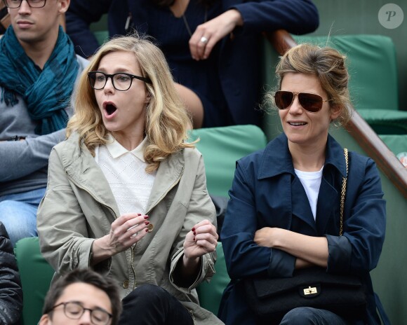 Pascale Arbillot et Marina Foïs à Roland-Garros lors du cinquième jour des Internationaux de France à Paris le 29 mai 2014