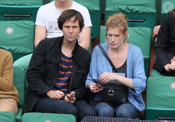 Pierre Rochefort et une amie au tournoi de Roland-Garros à Paris, le 1er juin 2014. 