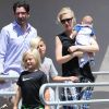Gwen Stefani et ses fils Zuma, Kingston et Apollo, en famille à Sherman Oaks. Los Angeles, le 1er juin 2014.
