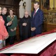 Le prince Felipe et la princesse Letizia d'Espagne remettaient le prix Prince de Viana de la Culture à l'historien Tarsicio de Azcona au monastère San Salvador de Leyre, le 4 juin 2014. La première sortie du prince et de la princesse des Asturies après l'annonce, deux jours plus tôt, de l'abdication du roi Juan Carlos Ier.