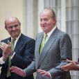  Le roi Juan Carlos Ier d'Espagne remettait le 4 juin 2014 le premier Prix royaume d'Espagne pour le parcours entrepreneurial à Enrique de Sendagorta Aramburu. 