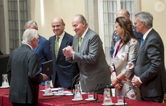 Le roi Juan Carlos Ier d'Espagne remettait le 4 juin 2014 le premier Prix royaume d'Espagne pour le parcours entrepreneurial à Enrique de Sendagorta Aramburu.