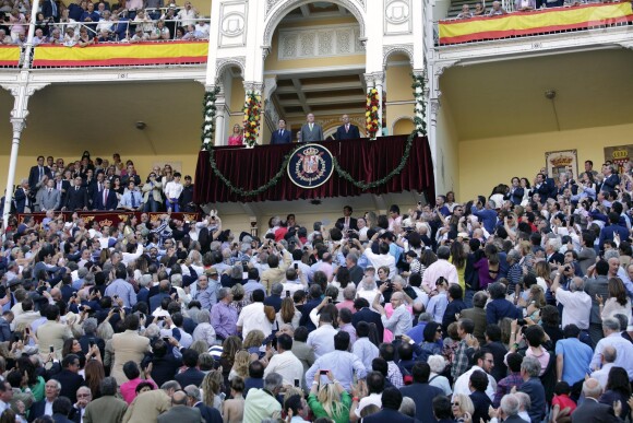 Le roi Juan Carlos Ier d'Espagne a reçu un hommage bruyant le 4 juin 2014 alors qu'il présidait la Feria de Isidro aux arènes Las Ventas de Madrid, deux jours après l'annonce de son abdication.