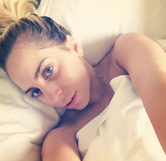 Lady Gaga a publié une photo d'elle au naturel et dans son lit sur son profil Instagram, le 4 juin 2014.