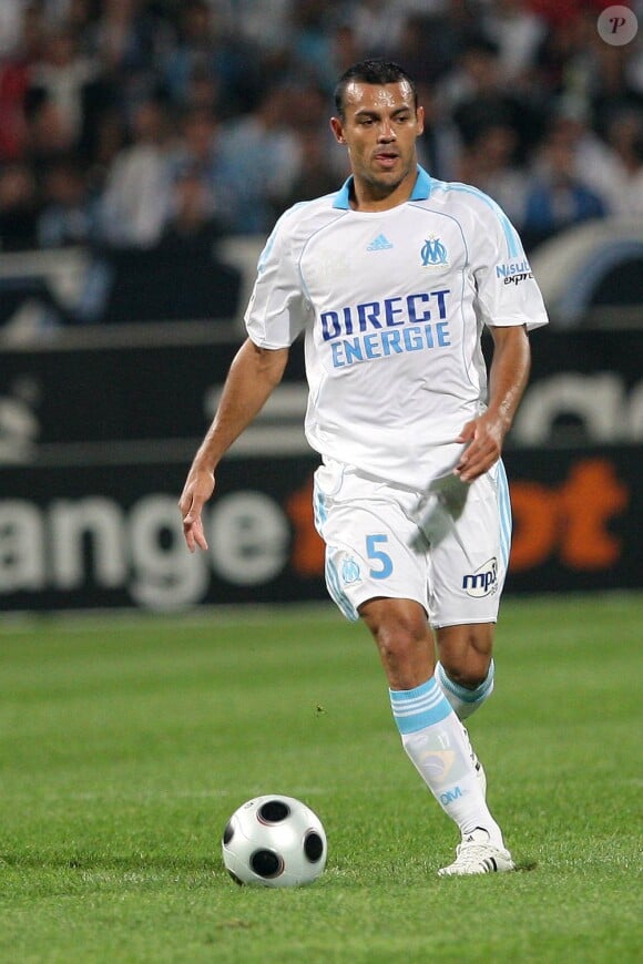 Comme déjà une dizaine de membres du club, le défenseur brésilien de l'OM Vitorino Hilton a été victime d'un braquage à son domicile, perpétré dans la soirée du 12 juillet 2011.