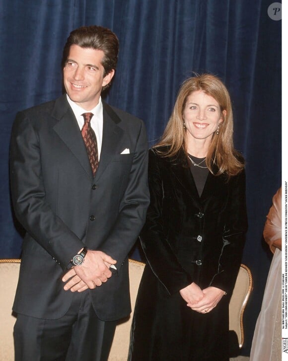 John John Kennedy et sa soeur Caroline à New York, le 9 mars 1999. 
