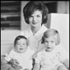 Jackie Kennedy et ses enfants Caroline et John John. (1960-1962)