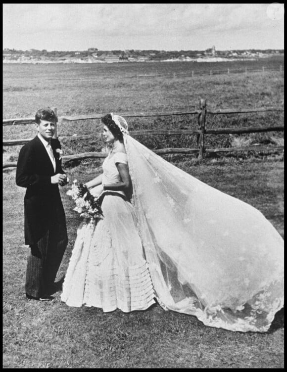 Mariage de JFK et Jackie Kennedy à NEwport. Le 12 septembre 1953. 