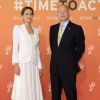 Angelina Jolie et William Hague lors du sommet luttant contre les violences sexuelles faites aux femmes en temps de guerre, à Londres, le 10 juin 2014.