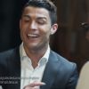 Le footballeur Cristiano Ronaldo chante dans une publicité pour la banque BESA - juin 2014
