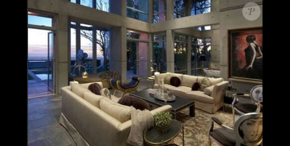 Rihanna loue cette belle maison de Los Angeles, estimée à 7 millions de dollars.