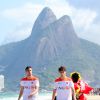 Robin van Persie et ses coéquipiers sur une plage de Rio de Janeiro le 9 juin 2014. 